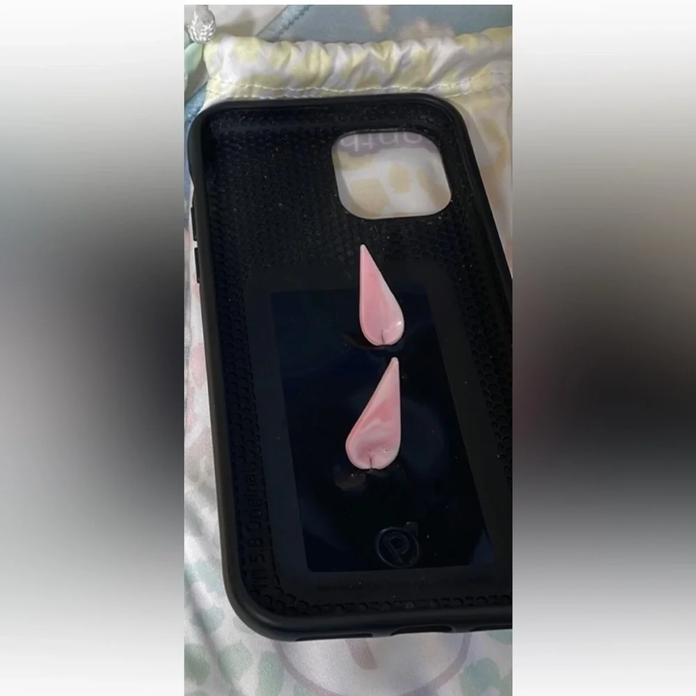 Loopy case - Picture 2 of 2
